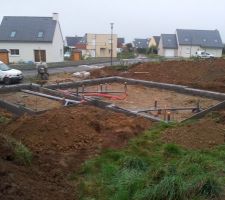 Ensemble de la maison au stade du sous-bassement