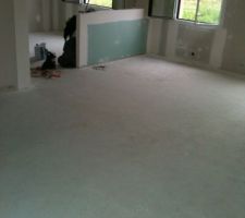 Cuisine en face derri&egrave;re le futur bar, &agrave; la place de la chambre du bas!!!