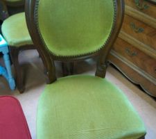 Chaise de bureau qui sera relook&eacute;e