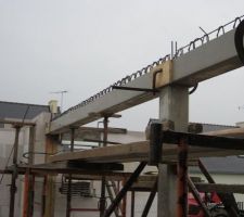 La poutre a enfin pu prendre sa place.