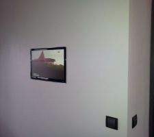 Incrustation TV dans mur cuisine