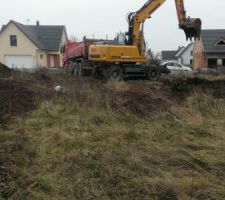 Les premiers coups de pelle, c'est parti pour de nombreux mois de travaux !