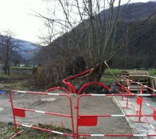 Enfin ca resemble &agrave; quelque chose !!! chantier prot&eacute;g&eacute; et servitude cr&eacute;&eacute;e, toutes les viabilit&eacute;s sont pr&ecirc;tes y a plus qu'&agrave; !!!!