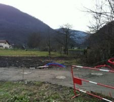 Une belle photo du terrain avec les attentes et les regards chouette &ccedil;a avance !!!