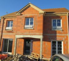 Grilles au fenêtres posées