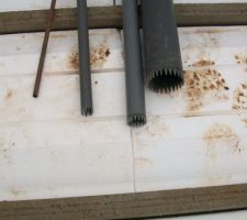 Outillage fait maison pour le perçage du plancher isolant