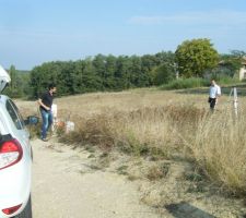 Visite technique du terrain avec le commercial et le technicien.