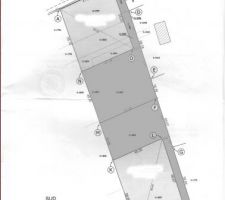 Une photo plus globale: notre terrain les parties gris fonc&eacute;es.
