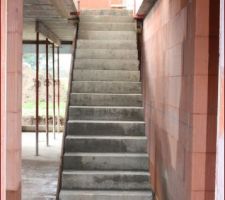 On peut monter &agrave; l'&eacute;tage !