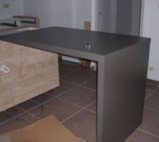 Ilot central avec table