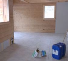 Le salon (carrelage   joints mis)