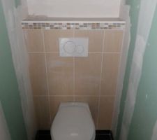 Les WC de l'entr&eacute;e