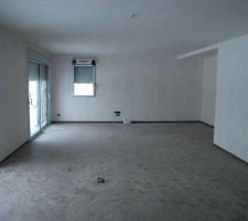 Enduit de ratissage pass&eacute; dans le s&eacute;jour