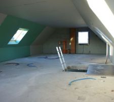 Vue générale de l'étage - chambre parents et SdB