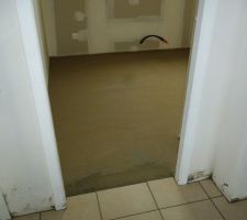 Chape lisse d'une des chambre de l'étage