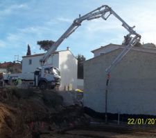 Le camion est arrivé pour livrer les 7M3 de béton