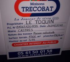Il faut juste poser la pancarte sur le terrain.
