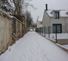 Le chemin, depuis la rue