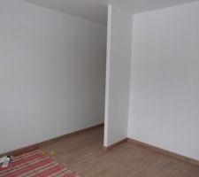 Placard et entrée de la chambre du futur bb