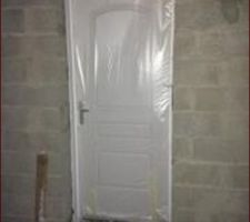 Porte definitive en place