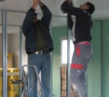 Fixation du rail haut