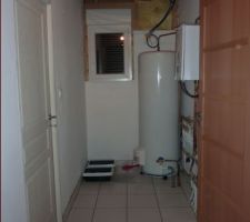 La chauffe-eau et espace liti&egrave;re pour nos amis &agrave; 4 pattes...