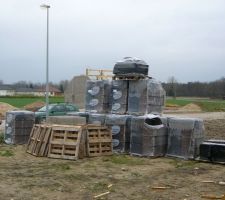 2400 tuiles qui attendent d'etre posées