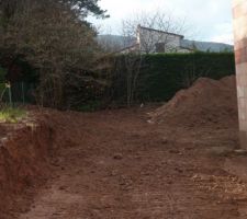 R&eacute;galage des terres et mise en forme de la plateforme pour la future terrasse