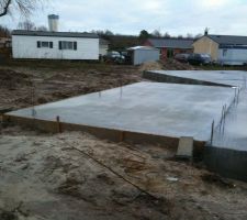 La dalle a été coulée hier le 25/01/2013. L'emplacement de la terrasse.