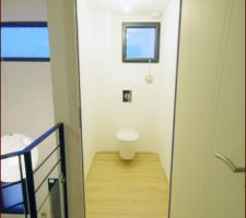 Les toilettes du haut aussi...