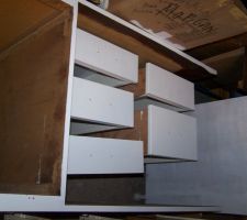 Meuble de la cuisine en 2 couche de blanc