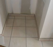 Carrelage niche sous escalier