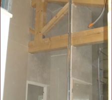 Vue du palier de l'étage(la cloison de la seconde chambre manque encore)