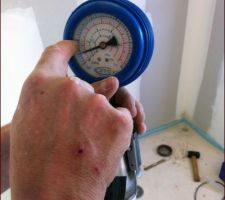 Test d'humidit&eacute; de la chape: ok ! on peut carreler !