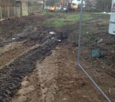 Notre terrain il y a quelques jours apres arrachage des arbres