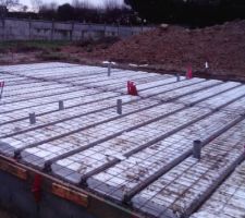 Les fers sont pos&eacute;s. En attente, de la toupie de b&eacute;ton.