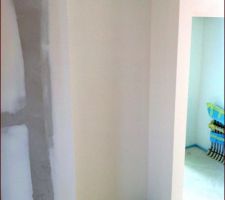 Peinture placard &agrave; chaussures