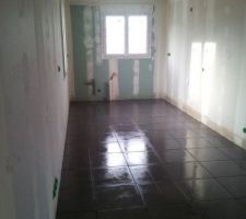 Carrelages posés dans la cuisine ca fait plaisir de voir ce rendu