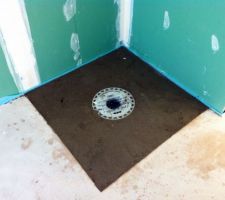 Chape sèche de la douche du RDC