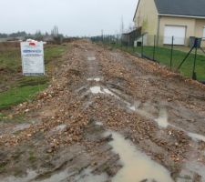 Chemin d'accès à refaire par le terrassier: impraticable