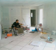 Pose du carrelage au sol un grand merci a Bruno merci a bibi St&eacute;phane Antoine pour les joints