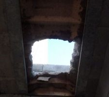 Trou conduit cheminée