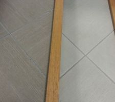 Gauche sol general. Droite sol cuisine salle de bain