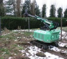 Mise en place des pieux viss&eacute;s de fondations par technopieux