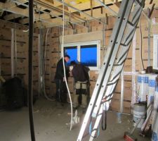 &eacute;lectricit&eacute; de l'&eacute;tage mis en place en une journ&eacute;e