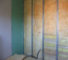 Isolation cloison chambre/sdb et renforcement pour meuble suspendu sdb