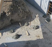 1er rang pos&eacute; parfaitement de niveau et cal&eacute; sur plots de colle et cales en bois, ce doit &ecirc;tre nickel