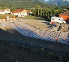 Ferraillage termin&eacute;, &eacute;l&eacute;ments de p&eacute;riph&eacute;rie pos&eacute;s