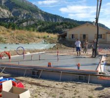 C'est parti pour couler, les copains m'ont pr&ecirc;t&eacute; main forte (encore 22m3)