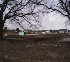 Vue du lotissement depuis la route (terrain de nos voisins de face remblay&eacute;s)